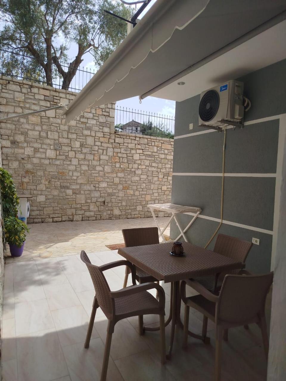 Artur Apartments Himarë Pokoj fotografie